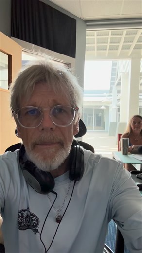 Pirate Radio morning show of you’re inside 1,000 miles start driving south till the road ends at the Green Parrot we’ve got a birthday girl and BILL BLUE TRIBUTE AT 10A this morning with encores at 12N Saturday & Sunday all the way to the Green Parrot Sunday Soundcheck All 🌟Star band at 5:30P #pirateradiokeywest #billblue #makinmusic #saltlife | Pirate Radio Key West