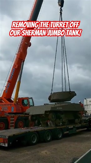 Taking the turret off our WW2 Sherman Jumbo!