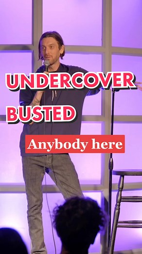 🖤👽🖤 You slingin jokes round here, law dog? #standupcomedy #standup #funnyvideos #undercover #comedia #comedian