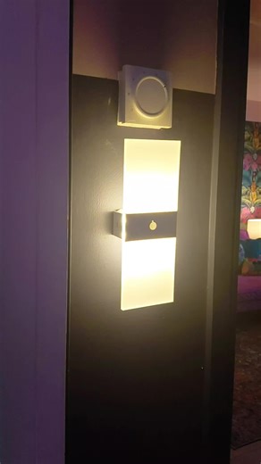 6000K Warm White Motion Sensor Wall Sconce – Battery-Powered, USB-Rechargeable Wireless Indoor Night Light for Hallway, Stairs & Living Room#wallsconce #motionsensorlight #rechargeablelight #homelighting @Luxusii