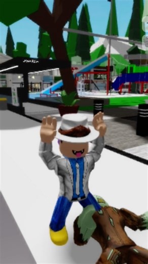 #roblox I thought the zombie caught hear 😳😂👇