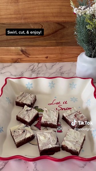 Easy Chocolate Cream Cheese Fudge Recipe for Christmas Delights