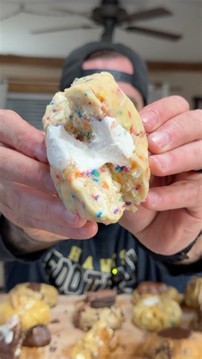 The Ultimate Funfetti Buttercream Cookie! 🎉