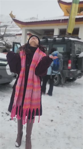 🌺Neha verma🌺 on Instagram: "🫠🩷 #liketime #viralreels #trendingsongs #instamood #liketime"