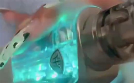 Jelly box果冻单电80瓦盒子教程，7种主题灯光以及所有功能解析。视频后面新增更换雾化芯教程