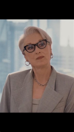 Happy? #thedevilwearsprada2 #annehathaway #merylstreep #emilyblunt #stanleytucci #simoneashley
