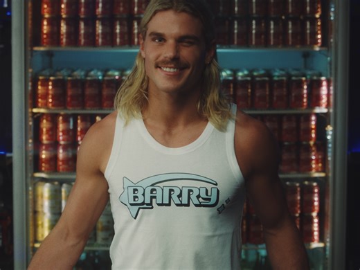Bailey Smith and Charlie Curnow parody iconic ‘Five Cougars, Thanks’ ad in new Barry TVC