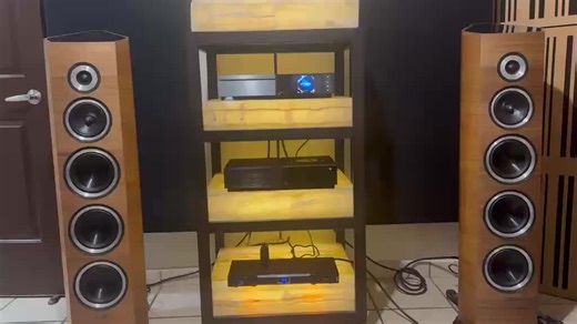 Nos envía este corto video, un cliente que adquirió esta belleza de Amplificador, Naim Uniti Star ⭐️⭐️⭐️⭐️⭐️ Gracias Manuel Carrizo por tu Confianza estos últimos años . Review Naim Uniti Star https://youtu.be/U2_3RbLYaqE?si=1NeE2u27NttVtWpt