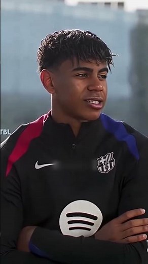 Footballers singing No Batito