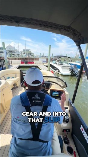 How To Dock a Boat When the Wind is Pushing You into the Slip: Bridge Marina Boating Tip #shorts