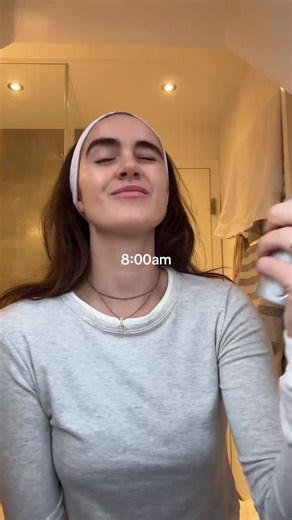 The easiest self tan you'll ever use. Get a natural-looking tan in seconds with zero mess!