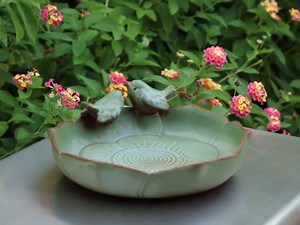 Ceramic Bird Bath for Outside, Resin Birdbath Bowl with Vintage Ornament,Ground Feeders Bird Bath Feeding Bowl for Outdoors, Garden Deck, Balcony,Yard, Lawn.