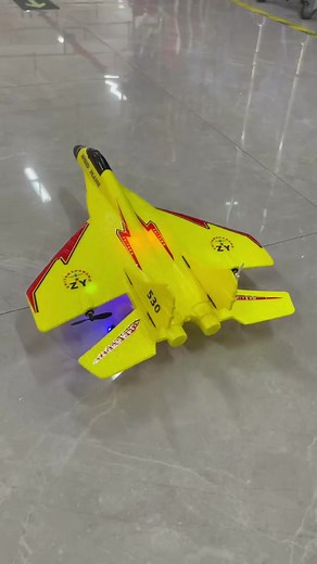 Bring history to life with the P40 Warhawk WW2 RC Fighter! 🌍 #WW2 #RCPlane . #toys #rcplane #rcplanes #gadgets #rcpilot #airplane #f22 | Vallty