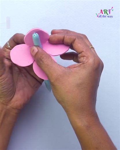 Make this simple and stylish DIY pen stand to keep your desk neat and organized 😍 Perfect for storing pens, pencils, markers, scissors, and stationery items 📝✂️ This handmade pen holder is budget-friendly, beginner-friendly, and adds an aesthetic touch to your study table or office desk 🏡💻✨ A must-try craft for students and desk decor lovers! 💬 Would you try this pen stand? Comment “PEN” 👇😍 📌 LIKE ❤️ | FOLLOW 🔔 | SAVE 📍 for more easy DIY desk decor & craft ideas! #PenStand #DIYPenStand