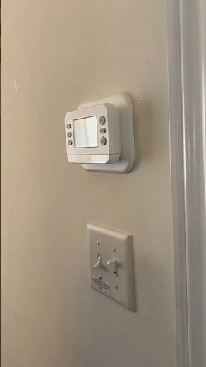 How to remove Honeywell Home FocusPro Thermostat to replace battery. #honeywellhome #thermostat