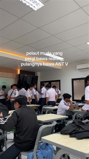 Jangan di bully senior #pelautindonesia #pelautmuda #perwiramuda #pelautindonesiatiktok