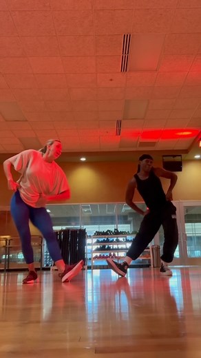 cristian on Instagram: "SWEET HONEY BUCKIN DANCE !!! this is 50% Y’all wanna see the full thing ? 👀 @parkwood dc @jenn_youngelman & me + a lil @donte.colley “buckin” was TOO hard 👏🏾😮‍💨"
