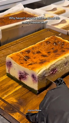 Joyous Baker | Berry Matcha | Burnt Basque Cheesecake 📍Joyous Baker, Jakarta Pusat