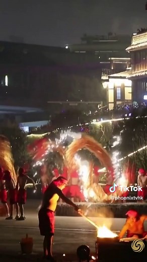 Stunning fire #dragon #dance #performance lighted up the night sky #happychinesenewyear #china #yearoftherabbit #culture #traditional #chinesenewyear