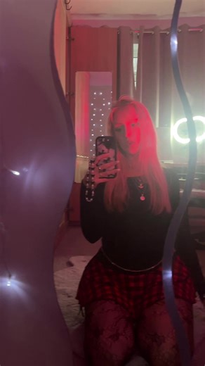 Alice 🍩🤍✈️ (@x.alice.x04)’s videos with original sound - ᶻ 𝗓 𐰁