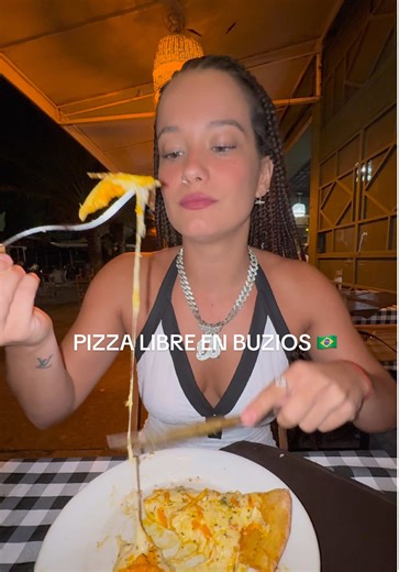 Caro o barato? Muy Rico igual 🙈 #brasil #viralvideos #comida #pizza #buzios