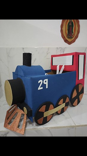 Cómo hacer un tren de cartón para niños: Manualidades creativas