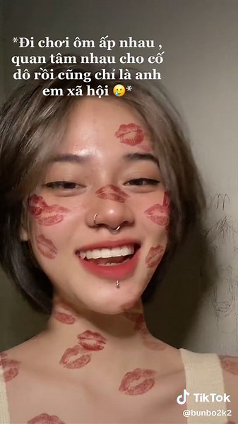 Creative Lipstick Kiss Marks Showcase