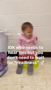 Delayed toilet training is a social trend, ❌not❌ a medical necessity, and certainly not in the best interest of baby’s health or hygiene! 💡Just 60 years ago almost all US babies were completely toilet trained by 18 months of age. Today, the average age of toilet training completion is 36-38 months in the US (which means that we have 5 year olds still wearing diapers, folks 😵‍💫). So, what if you just started now instead of waiting until mainstream diapering culture says your LO is “ready”? 🤔 