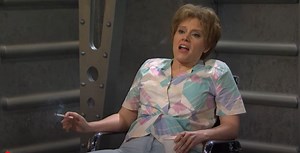 Kate McKinnon Opens Final ‘Saturday Night Live’ With A ‘Close Encounters’ Spaceship Sendoff: “Thanks For Letting Me Stay Awhile”