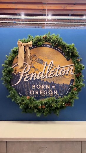 The Pre-Black Friday Event is on now! Find the perfect gifts for everyone on your list and save 25% on select styles in store and online. | Pendleton Woolen Mills