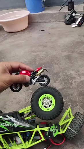 707K views · 4.4K reactions | What's up with the wheels of this motorcycle#rccar #remotecontrol #interesting #models #mini #motorcycle | Toy RC | Facebook