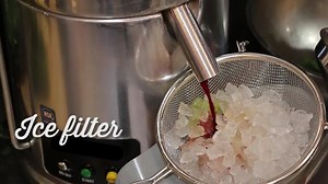 Watch us make our all-natural juices and you’ll understand why they are so delicious and wholesome! | Red Mango