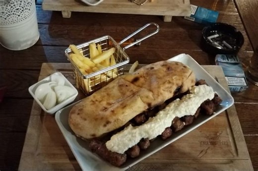 Koliko zaista koštaju slavni banjalučki ćevapi u centru Banjaluke?