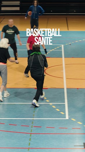 📢 Le sport santé à Thouars #6 : Découvrez la section "Basket Santé" 🏀 Envie de bouger en équipe, dans une ambiance conviviale et sans pression ? Découvrez le Basket Santé, une activité adaptée à tous, proposée par le club de basket de Thouars ! Cette pratique ludique et bienveillante mélange exercices physiques, coordination et jeu de ballon. Idéale pour garder la forme tout en s’amusant ! 🎙️ Zoom sur cette section dynamique dans cette 6e vidéo de notre série dédiée au sport santé à Thouars !