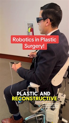 Robotics is changing the game in plastic surgery! 🦾 From breast reconstruction to supermicrovascular surgeries, these advanced systems offer unmatched precision. Proud to represent @pennplasticsurgery at the Cleveland Clinic Robotics in Plastic Surgery Conference. Exciting times ahead! #surgery #surgical #innovation #robotics #microsurgery #meded #surged #medstudent #medicalschool #academic #davinci #symani #reconstruction #plasticsurgery #residency #surgicaltraining #fellowship