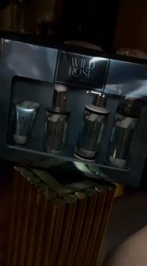 مجموعة متكاملة للعناية ببشرتك وقت الShower دلوقتي من Mood. ( Body Splash - Hand Cream - Shower Gel - Body Milk ) عشان يحققوا لبشرتك النعومة و الترطيب و النضافة و احساس بالانتعاش يفضل مكمل معاكي و ظابط المود . اطلبيها دلوقتي من الويب سايت لنفسك او هدية لحد بتحبيه و اختاري بين مجموعات بروائح مختلفة تناسب ذوقك 😍 | Mood