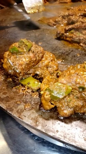 Lahori Tawwa Chicken in available in Dinner Buffet #LalQilaKarachi | LalQila Karachi