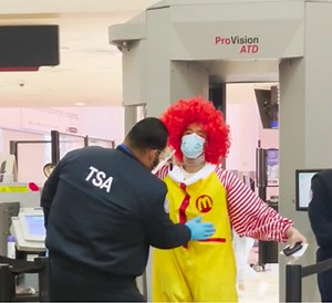Forget Priests, Therapists, It's TSA Screeners That Know Our Deepest Secrets - View from the Wing