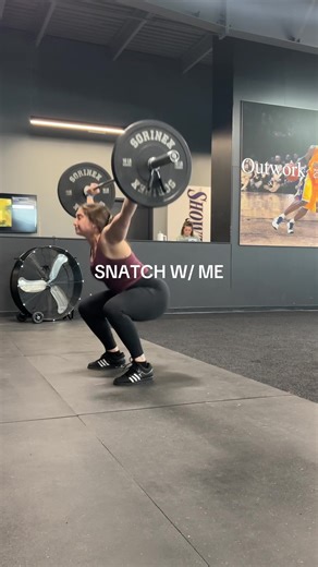 Snatch with pause AK (above knee) today🏋️‍♀️🏋️‍♀️ 34 KG / 75 LBS 36 KG / 80 LBS 39 KG / 85 LBS 41 KG / 90 LBS 43 KG / 95 LBS #womenwholift #olympicweightlifting #snatch #weightlifting #fyp