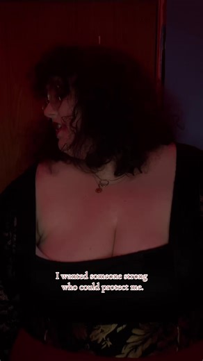 An AU where maybe she was a little braver and a little less loyal to the towns “monster”. #beefolksgardesmp #folksgardesmp #occosplay