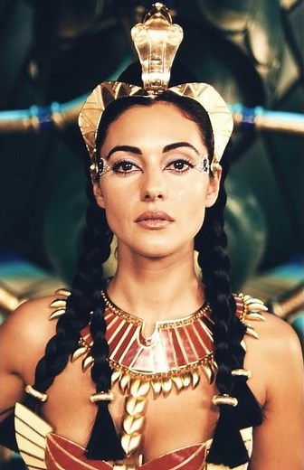 Astérix et Obélix - Mission Cléopâtre (Monica Bellucci - Jamel Debbouze)