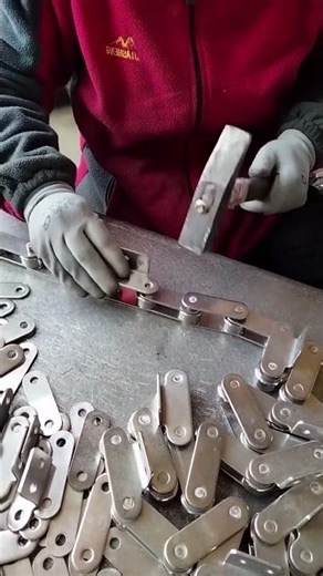 Stainless Steel Mesh Belt Chain Buckle Assembly Process - Good tools and machinery make work easy