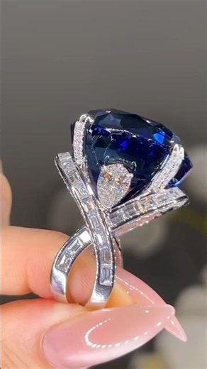 This Blue Sapphire Ring Is Pure Luxury 💙| Stunning Sapphire & Diamond Engagement Ring #sapphirering