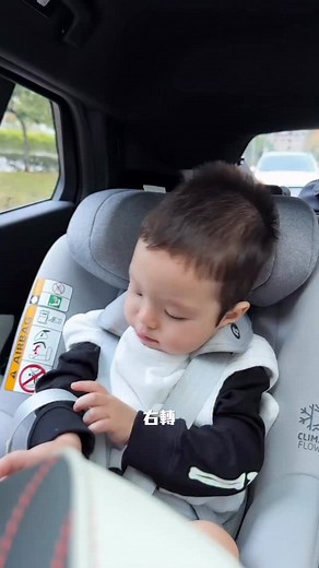 130K views · 2K reactions | 蠻喜歡跟他聊天的欸 第二個萬聖節 依然在 @bunny2_bunny2 的音樂課度過 很謝謝 @tr_bunny 老師的耐心 讓恭禧有表達自己的機會 剪刀✌特技已經越來越純熟 Pose 也越來越多 育兒之路好像越來越有趣  | 兔女狼 Rabbit& Wolf | Facebook