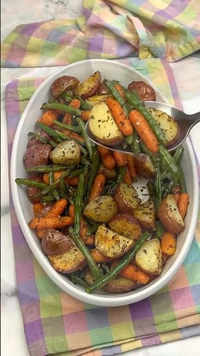 Weight Watchers Oven-Roasted Vegetables with Garlic and Herbs #healthyrecipesforweightloss