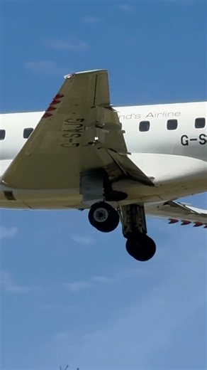 LoganAir Embraer landing at Heathrow airport #planespotting #loganair #embraer