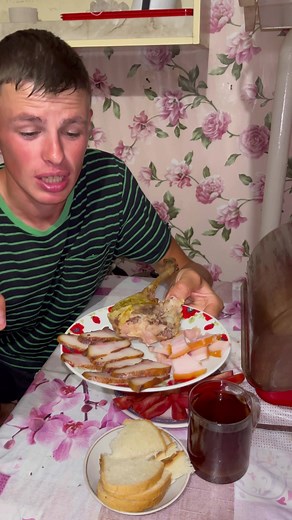 Відео користувача Максим Сергійович (@maxim_sergiyovych) з композицією «оригінальний звук - Максим Сергійович»