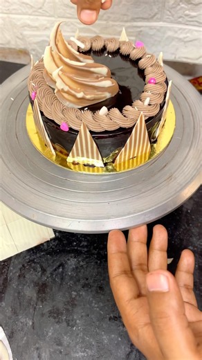 Satisfying chocolate cake #shorts #trending #cakedecorating #chocolate