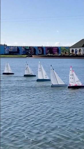 We went RC yacht racing in Brighton and had an epic time! #rc #rcracing #boatlifestyle #shorts