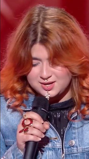 What a Twist! 😳🎤#thevoice #blindauditions